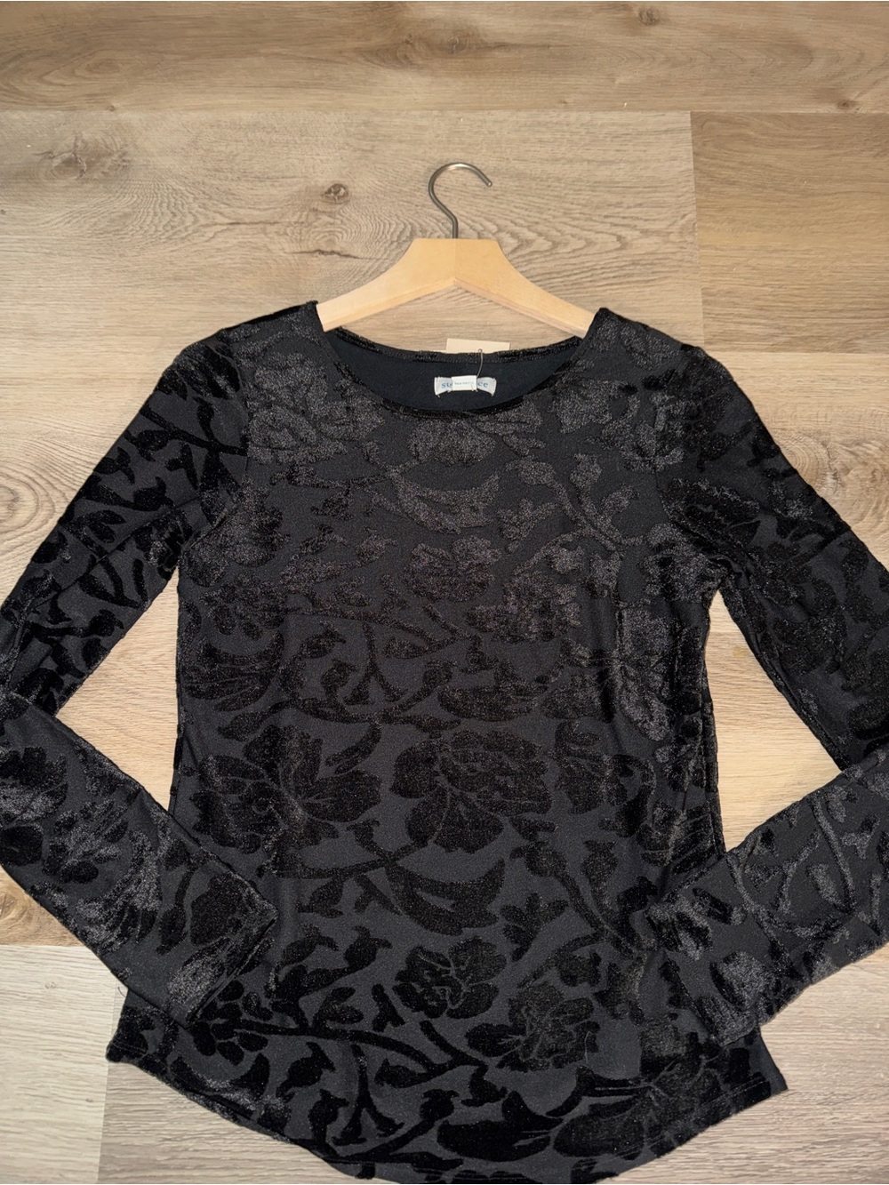 Black Floral Velvet Long-Sleeve Sundance Top